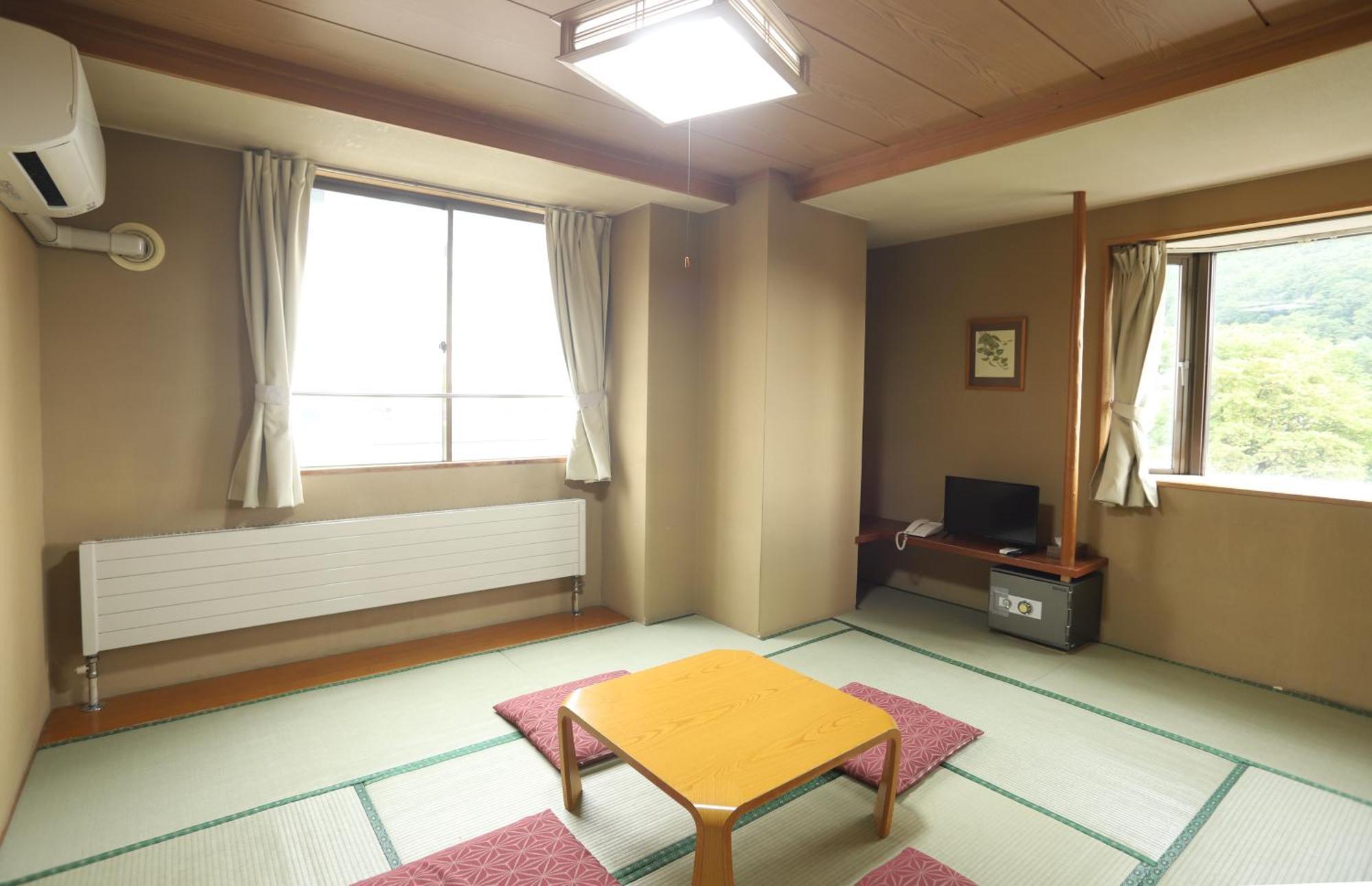 Hotel Chalet Ryuo Яманути Экстерьер фото