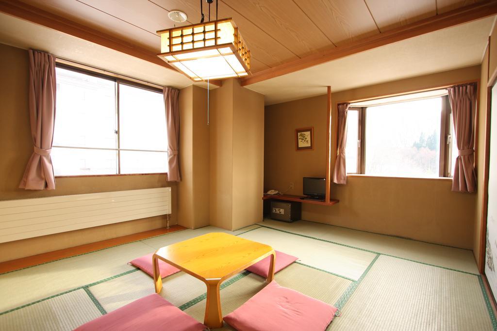Hotel Chalet Ryuo Яманути Экстерьер фото